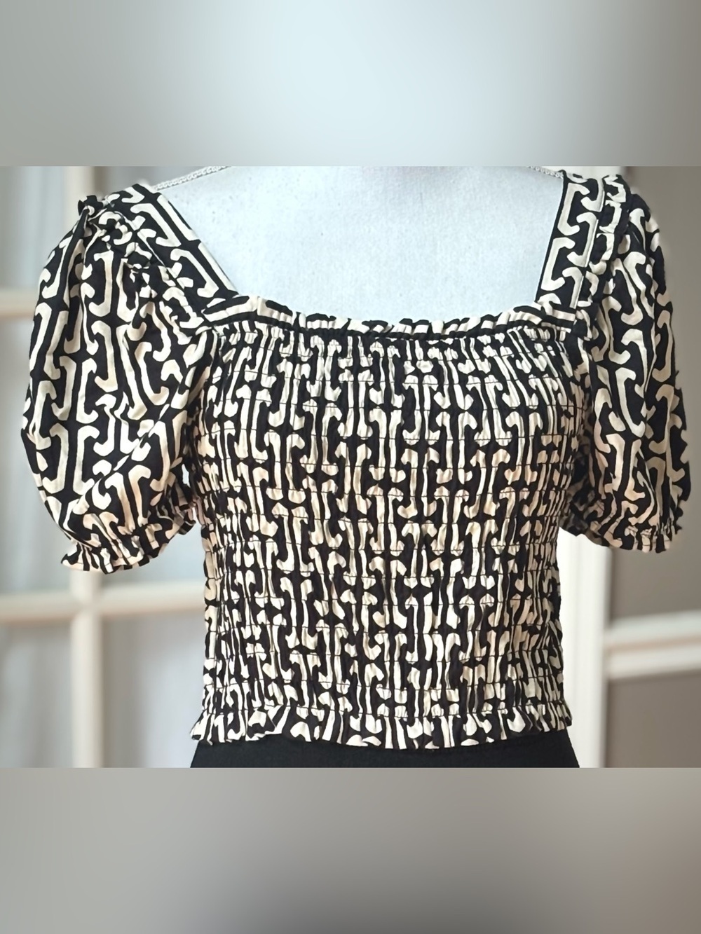 Monteau Smocked Puff Sleeve Crop Top Black Ivory Linen Blend M